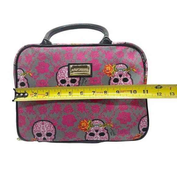 BETSEY JOHNSON Designer Pink Skull Rose Print Large Cosmetic Travel Vacation Bag - Picture 7 of 14